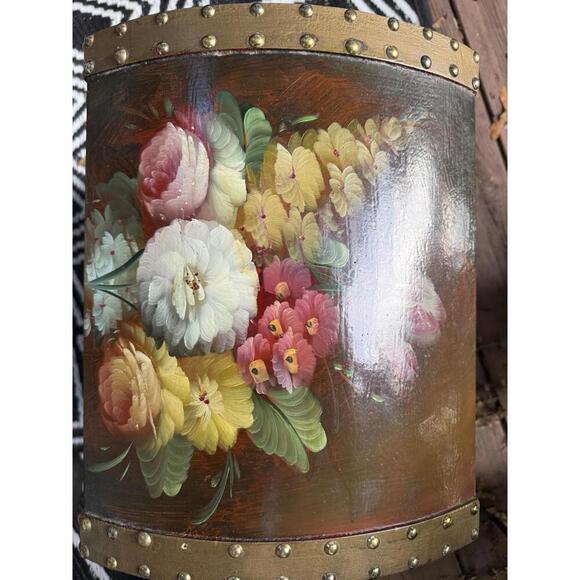 Large Trunk Chest Box Wood Hand painted Floral W/Gold Studs 14.5x11.5x15 in - Picture 3 of 8